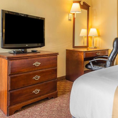 Quality Inn Calera Exterior photo