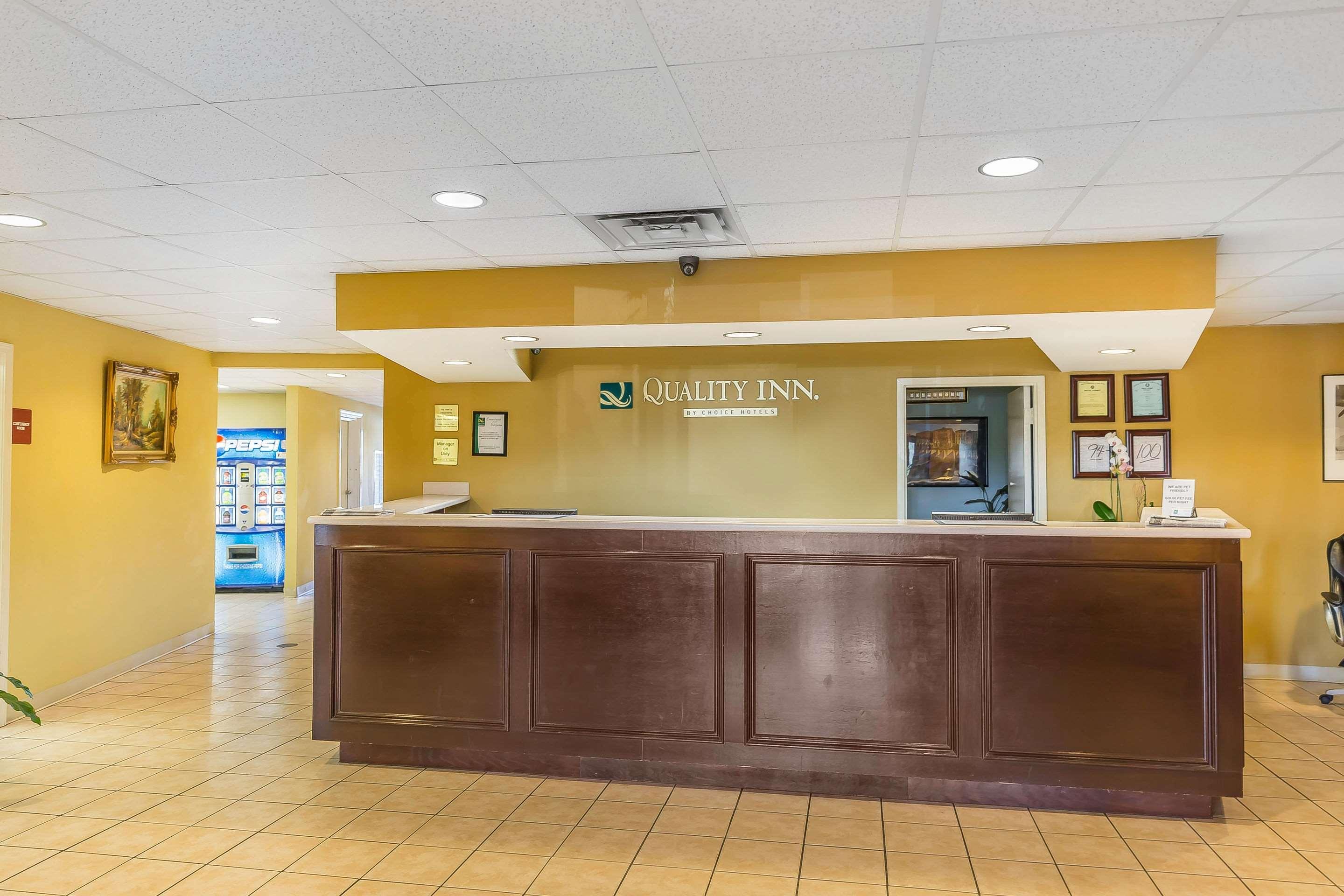 Quality Inn Calera Exterior photo