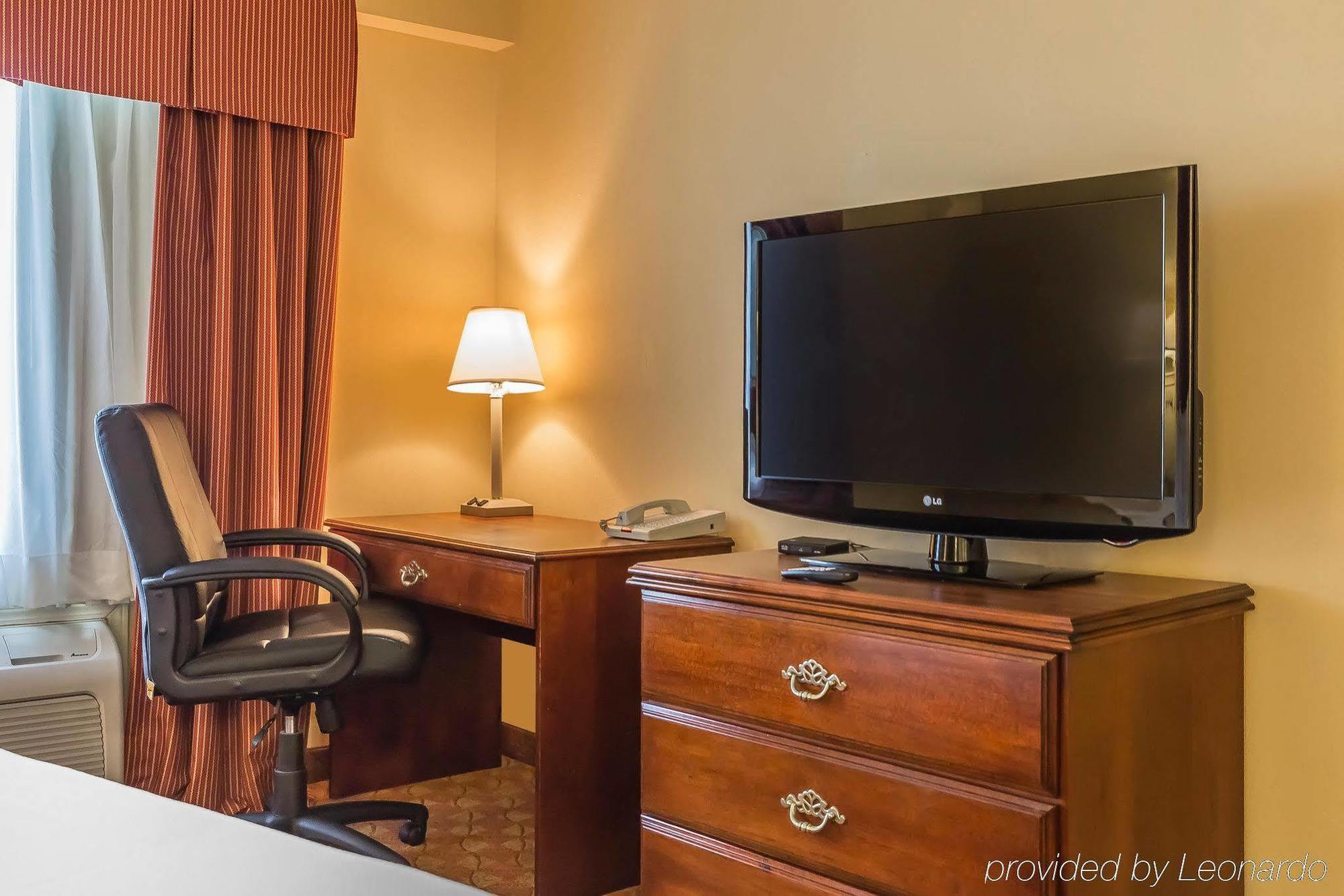 Quality Inn Calera Exterior photo